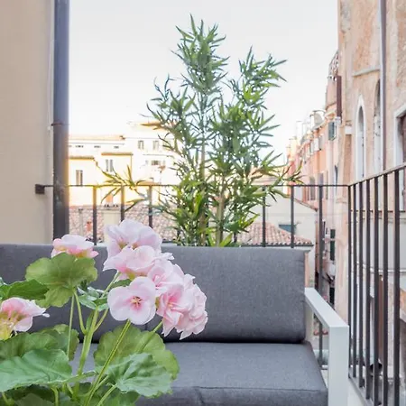 Luxury On Grand Canal By Wonderful Italy