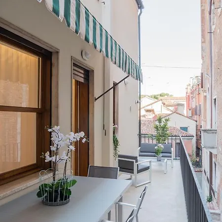 Luxury On Grand Canal By Wonderful Italy Apartment
