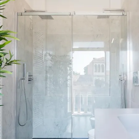 Luxury On Grand Canal By Wonderful Italy Apartment