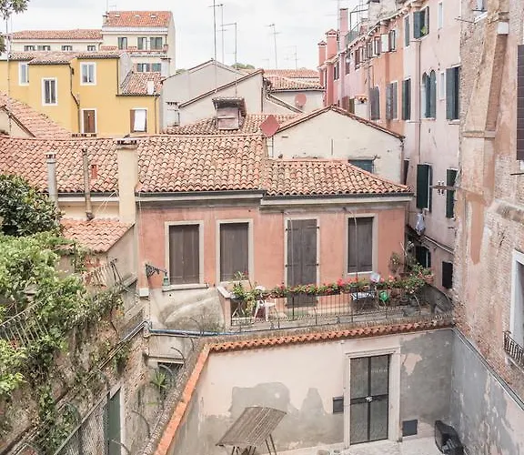 Апартаменты Luxury On Grand Canal By Wonderful Italy *